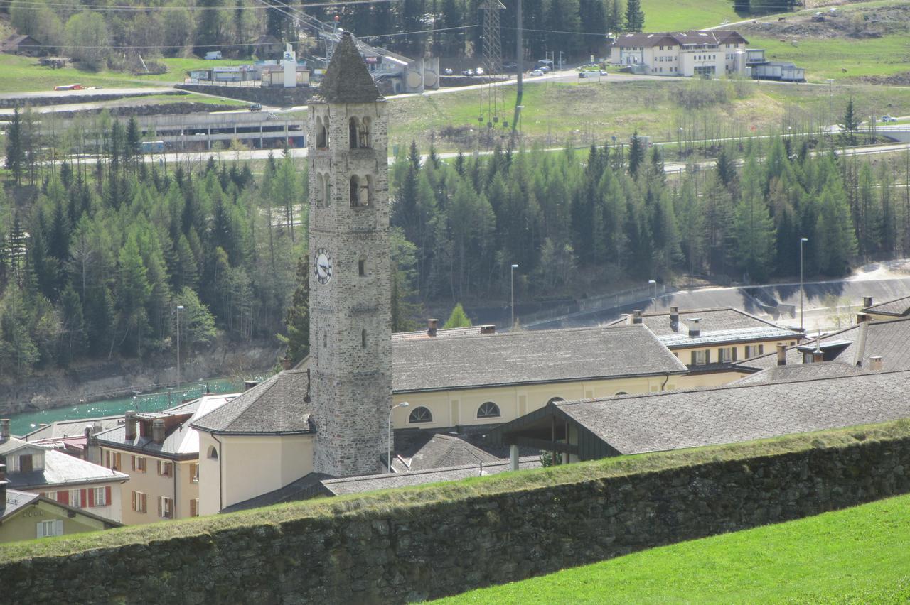 B&B Gottardo Airolo Buitenkant foto